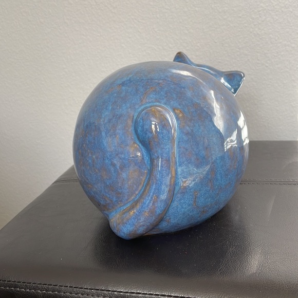 Ceramic Cat 🐈‍⬛ - Picture 4 of 5